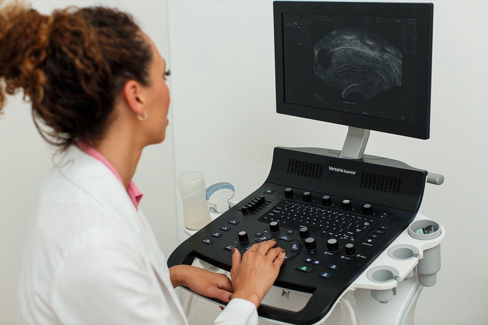 Ultrassom transvaginal já no primeiro encontro